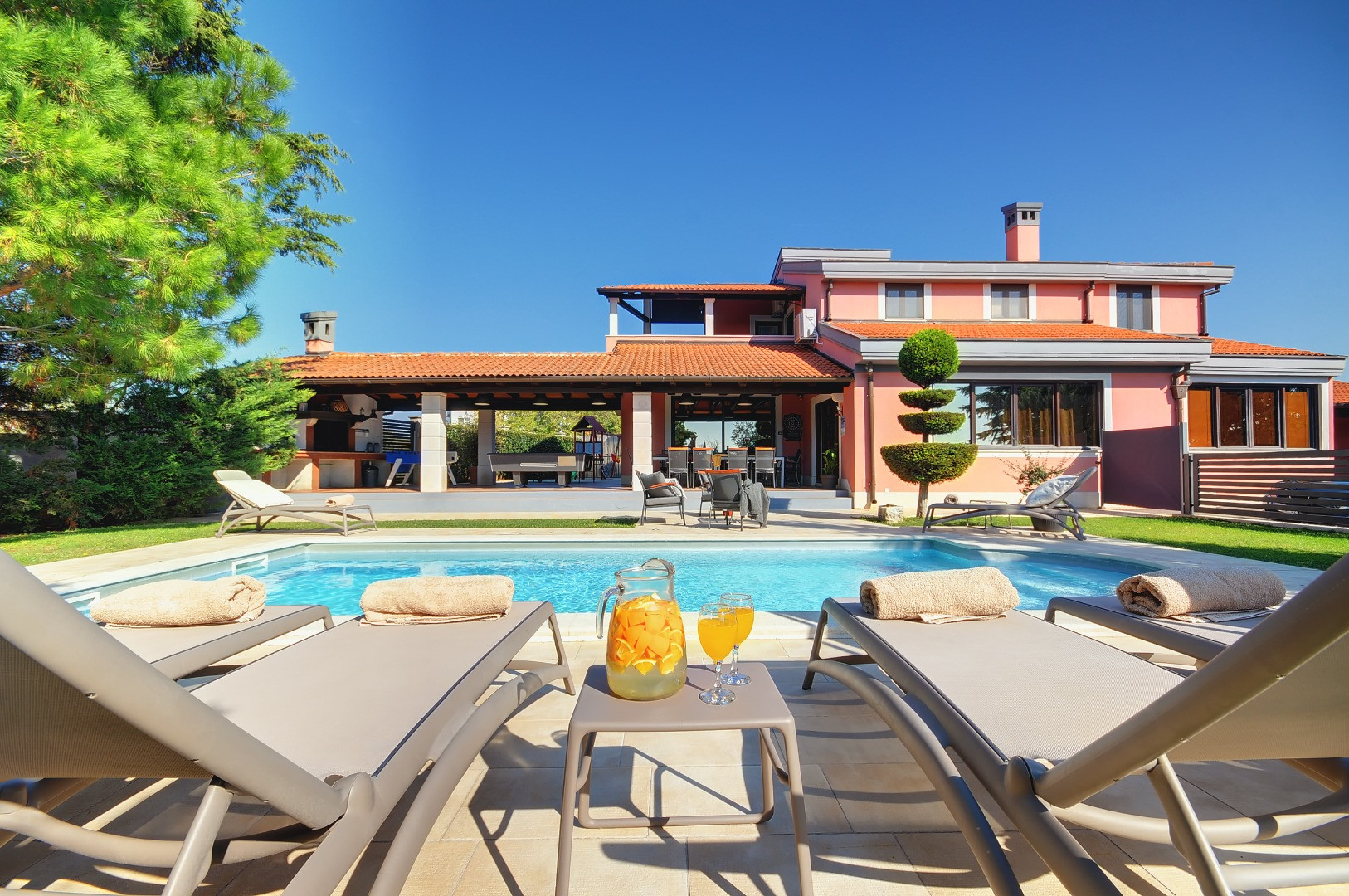 Villa a Pula con piscina privata e giardino, per 12 persone