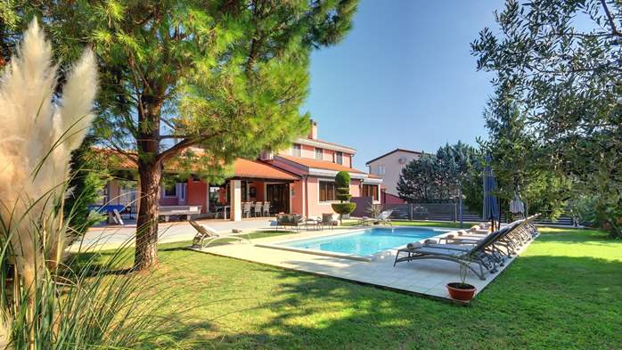 Villa in Pula with private pool and garden, for up to 12 persons, 6