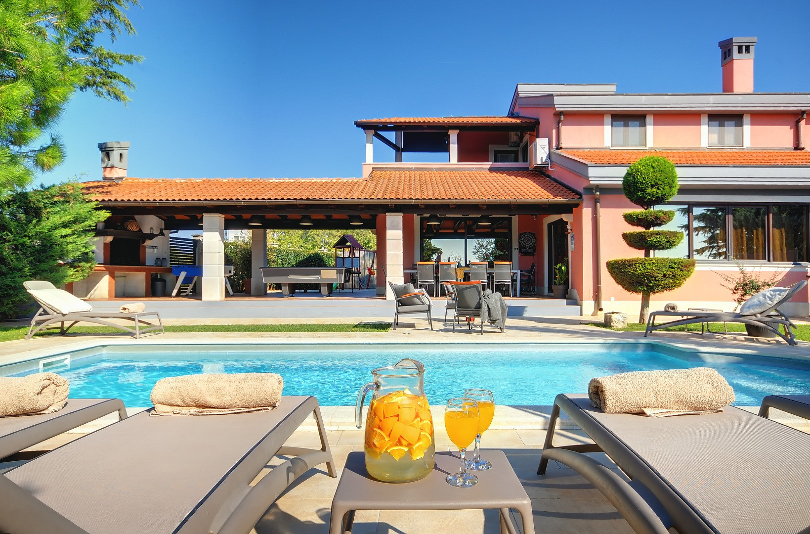 Villa a Pula con piscina privata e giardino, per 12 persone