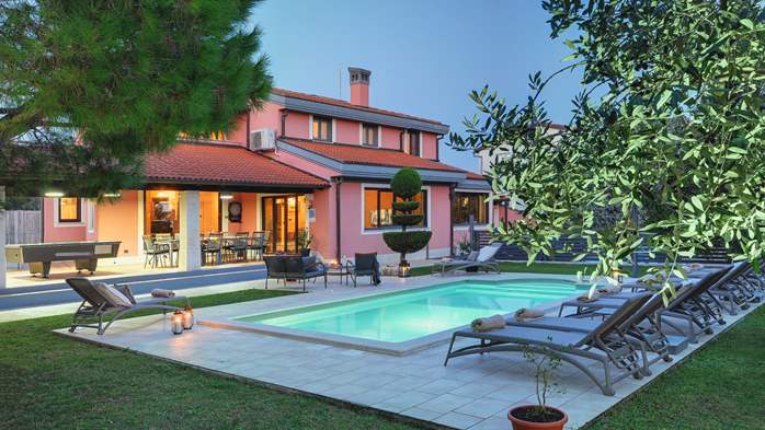 Villa a Pula con piscina privata e giardino, per 12 persone, 1