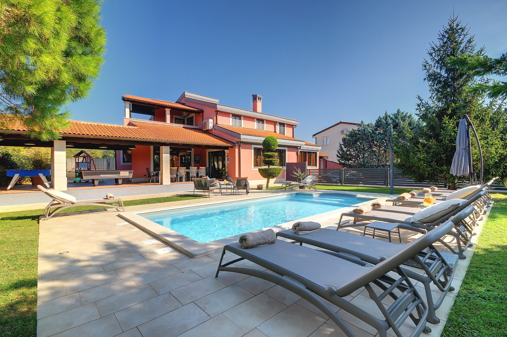 Villa a Pula con piscina privata e giardino, per 12 persone