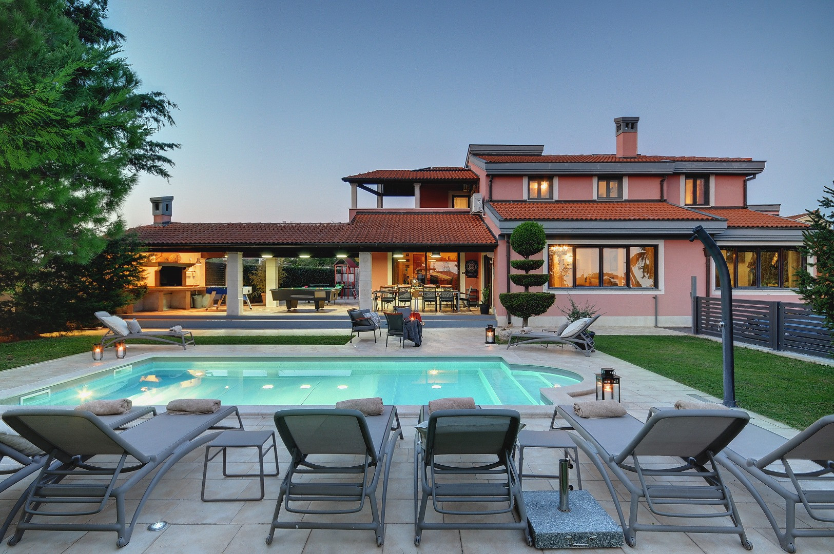 Villa a Pula con piscina privata e giardino, per 12 persone