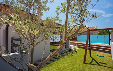 Wunderschön eingerichtete Villa mit privatem Pool und Terrasse