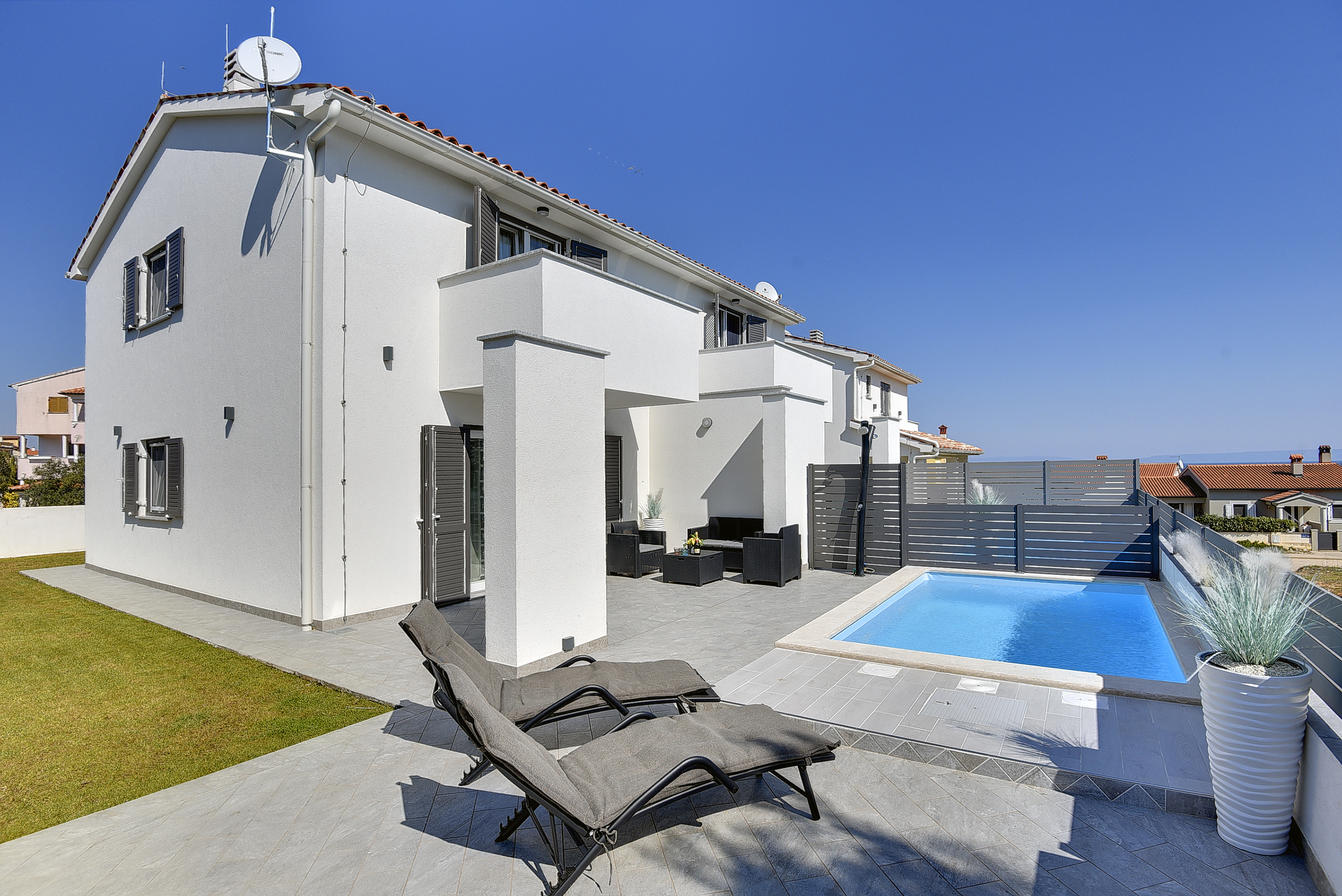 Modern villa in Liznjan, with two bedrooms and a private pool