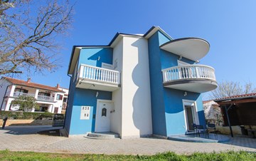 Modernly decorated Casa Mate in Medulin with 5 bedrooms
