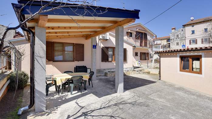 Komfortables Haus in Šikići mit Terrasse und zwei Schlafzimmern, 3