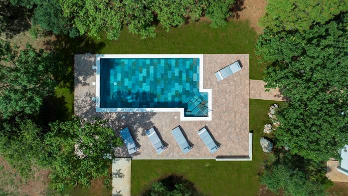 Villa con piscina e 3 camere da letto in una posizione tranquill, 5