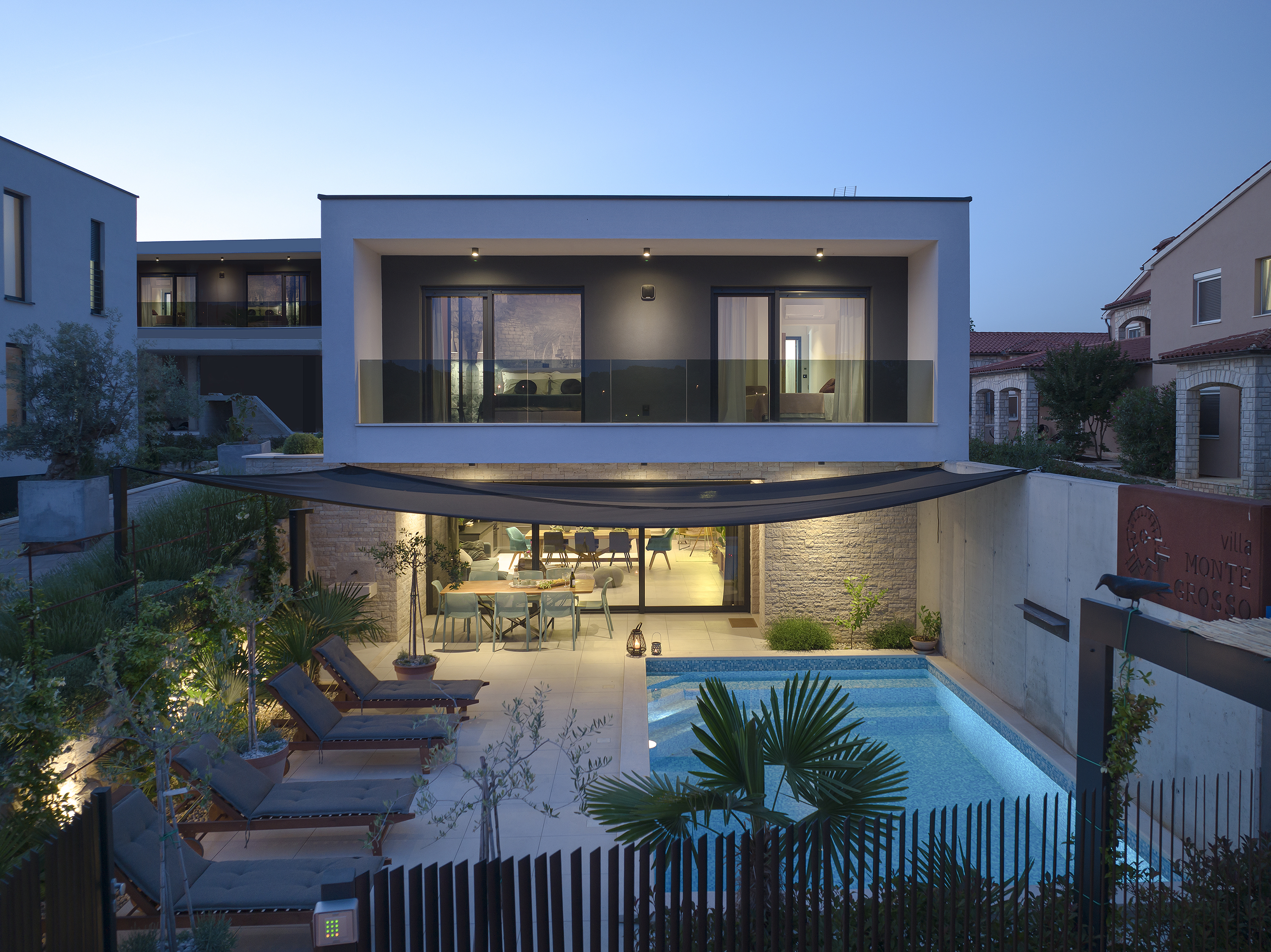 Moderne Villa in Pula mit privatem Pool