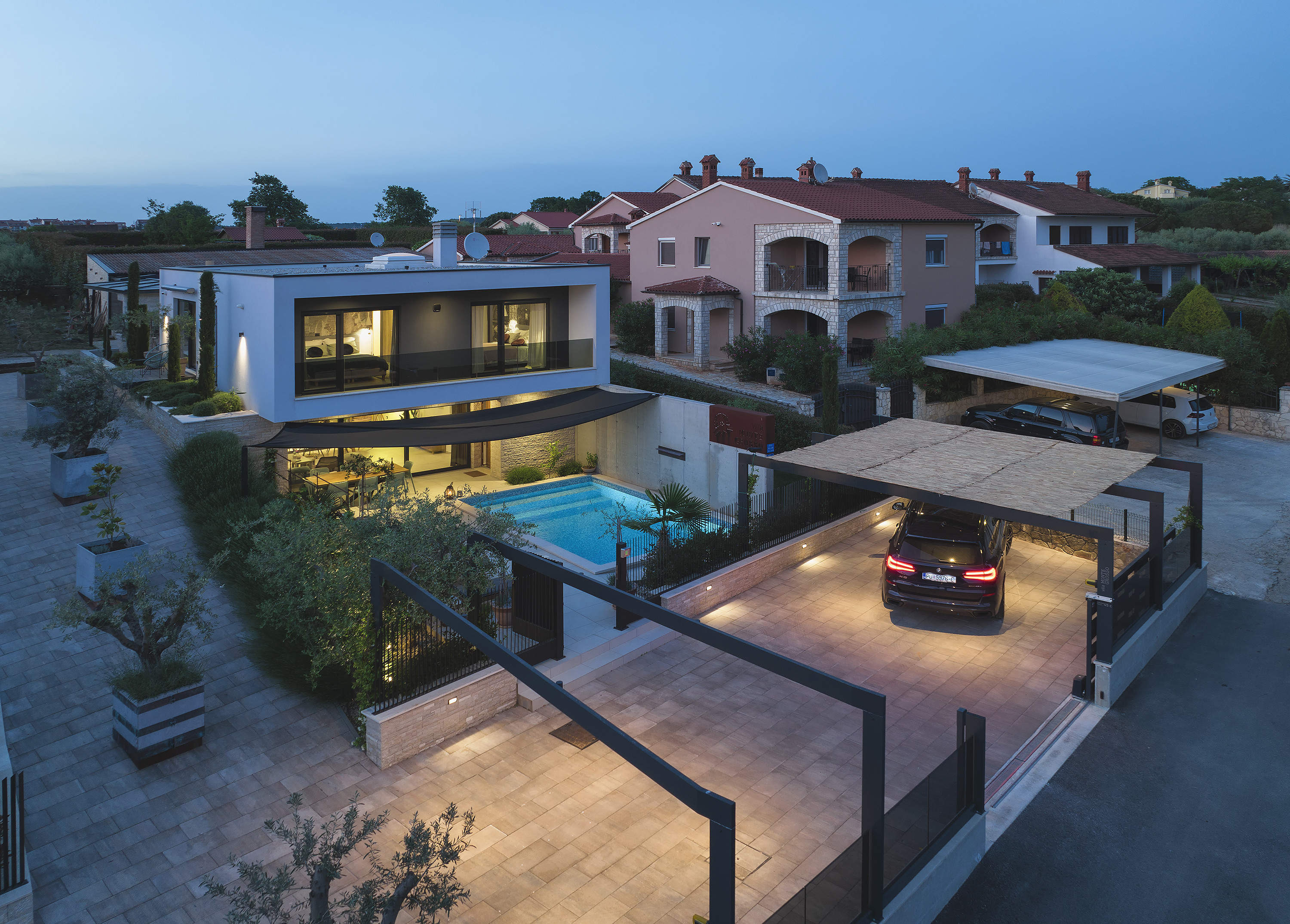 Moderne Villa in Pula mit privatem Pool