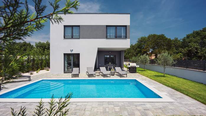 Moderne Villa mit beheiztem Pool unweit von Pula, 6