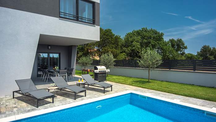 Moderne Villa mit beheiztem Pool unweit von Pula, 7