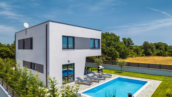Moderne Villa mit beheiztem Pool unweit von Pula, 2