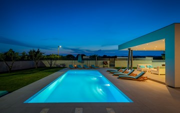 Villa mit Swimmingpool und vielen Annehmlichkeiten