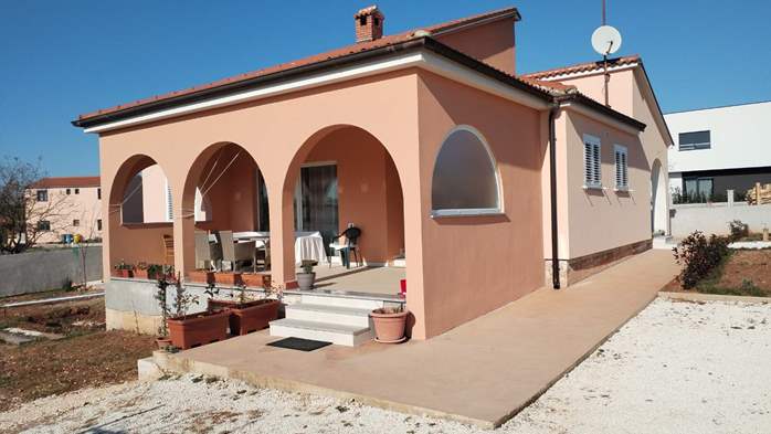 Charming house near Pula for 4 persons, 1