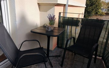 Apartment with double room and private balcony for 3 people