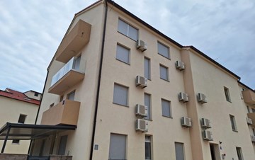 Newly built modern apartment in Medulin for 6 people