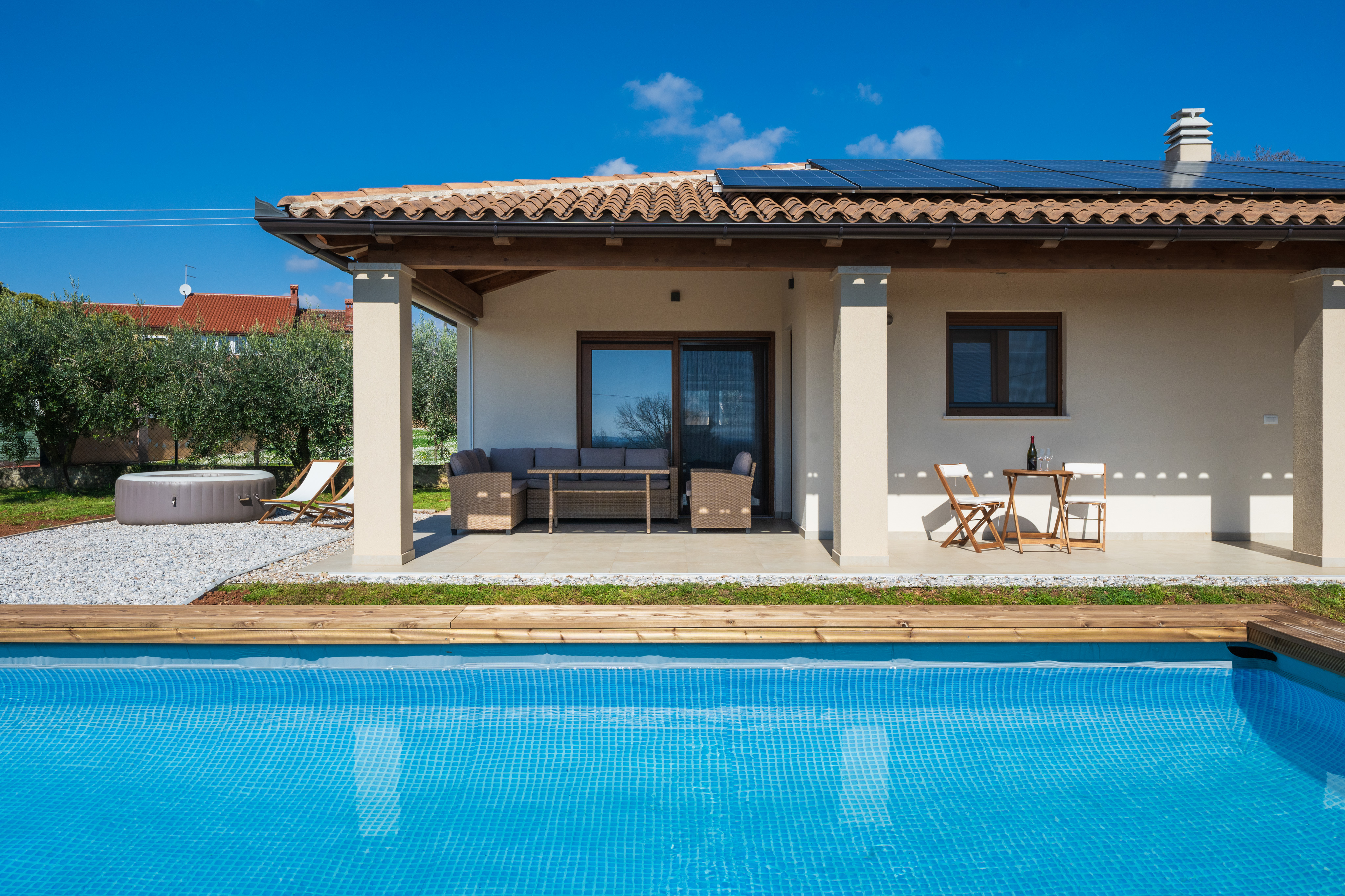 Una bella casa indipendente con jacuzzi e piscina