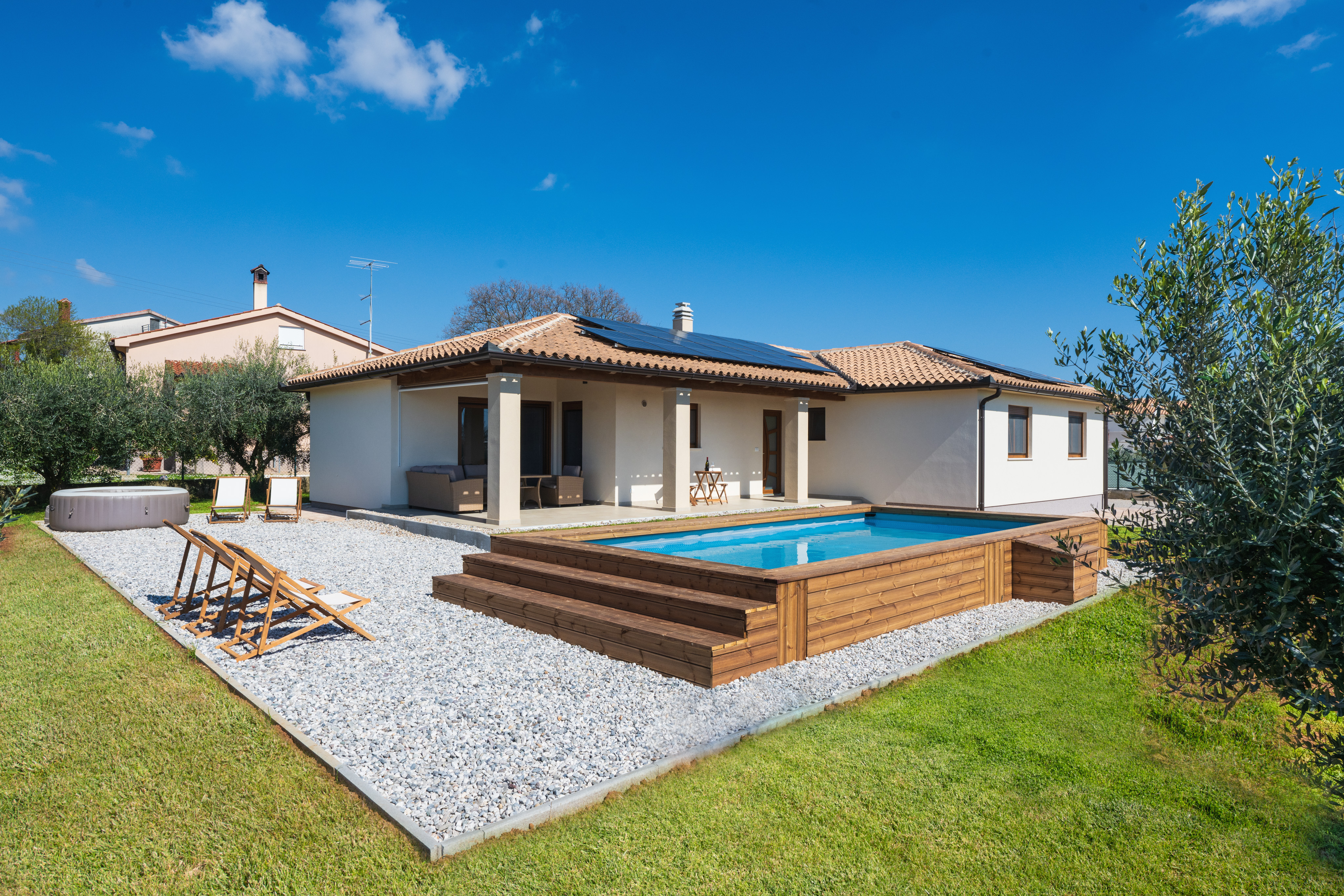 Una bella casa indipendente con jacuzzi e piscina