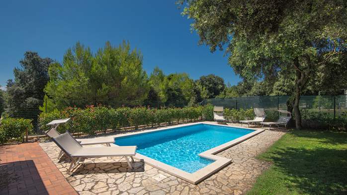 Villa in Medulin with heated pool, for 8 persons, 7