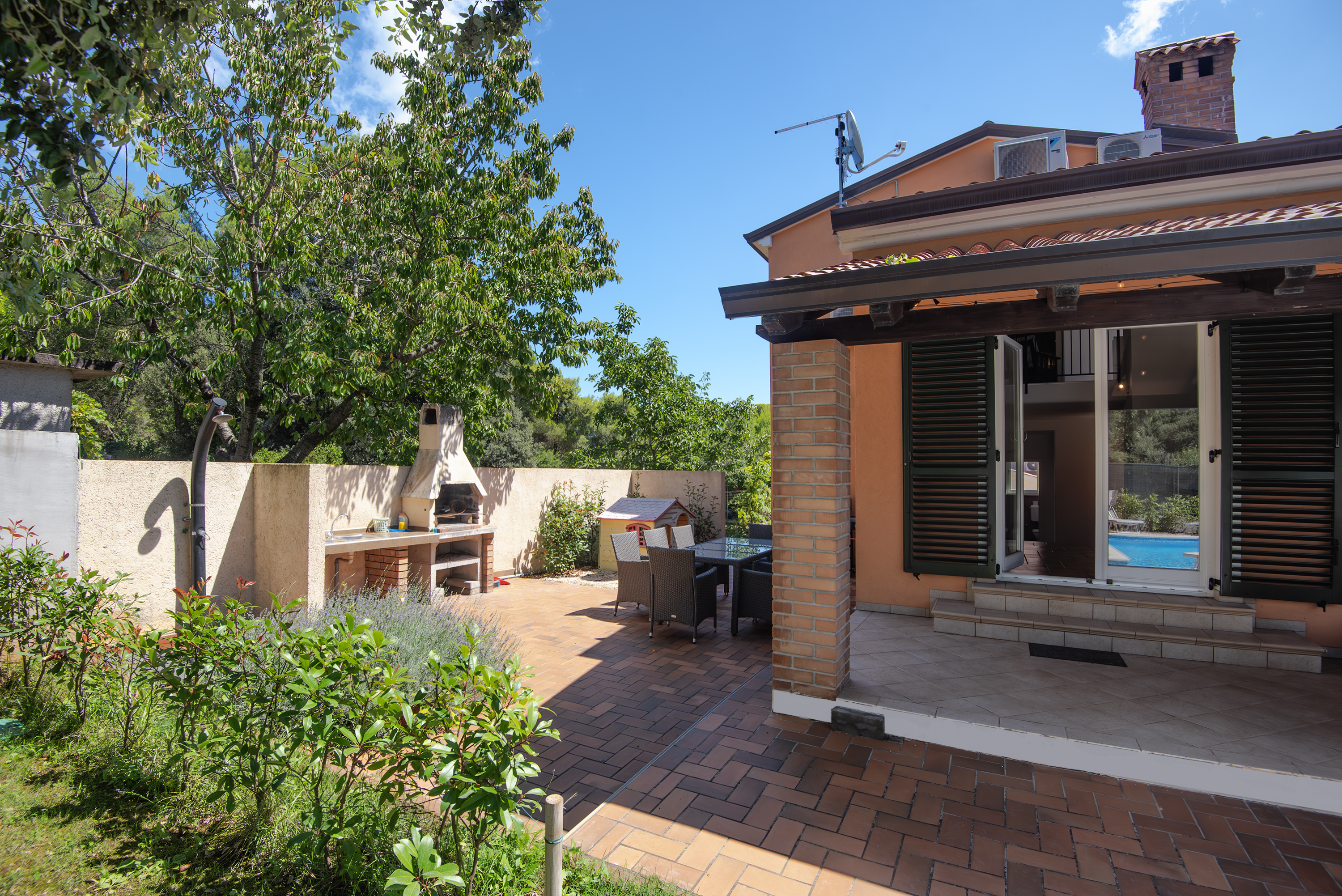 Villa in Medulin with heated pool, for 8 persons