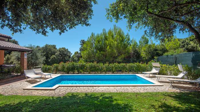 Villa in Medulin with heated pool, for 8 persons, 12