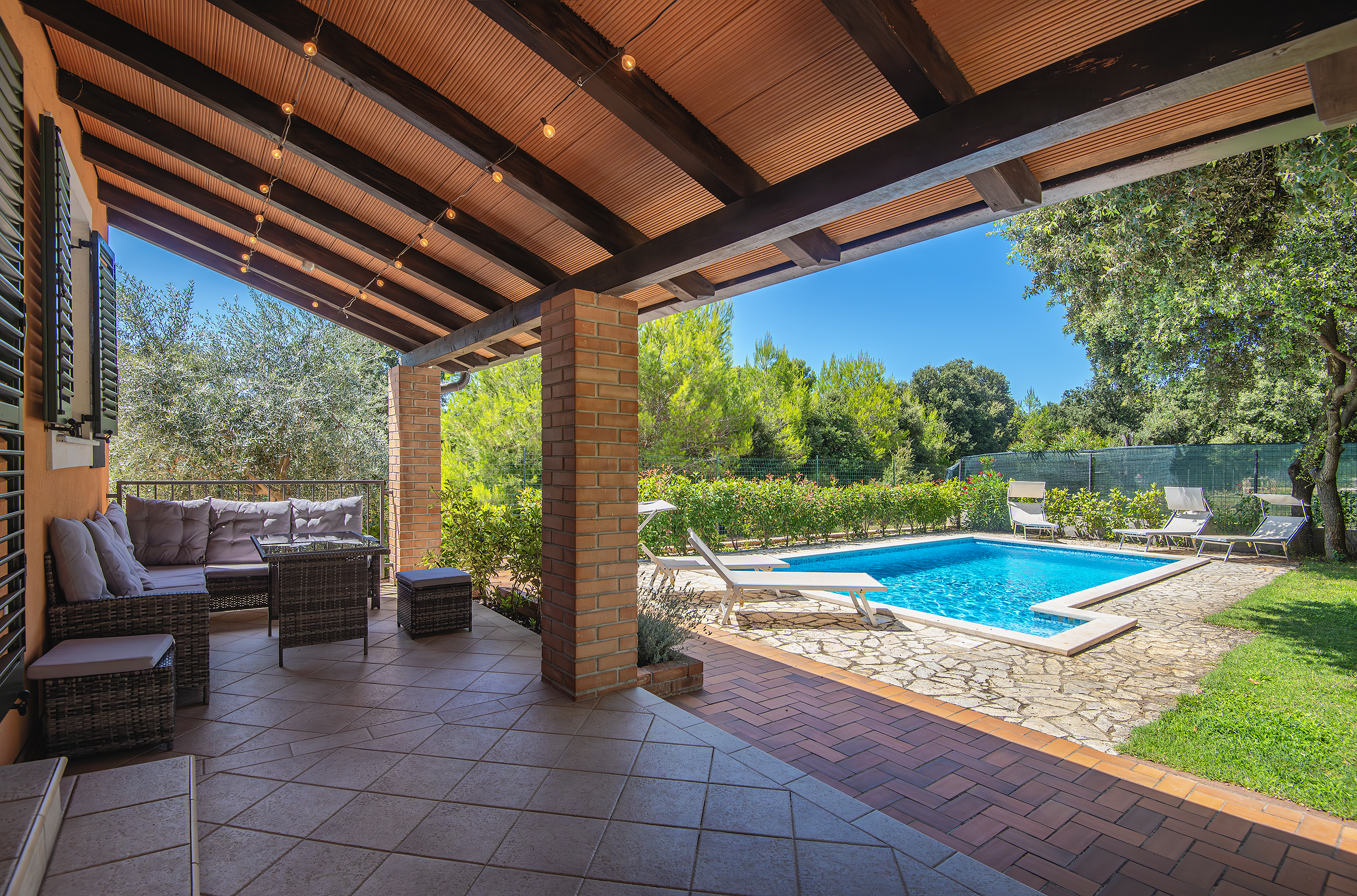 Villa in Medulin with heated pool, for 8 persons