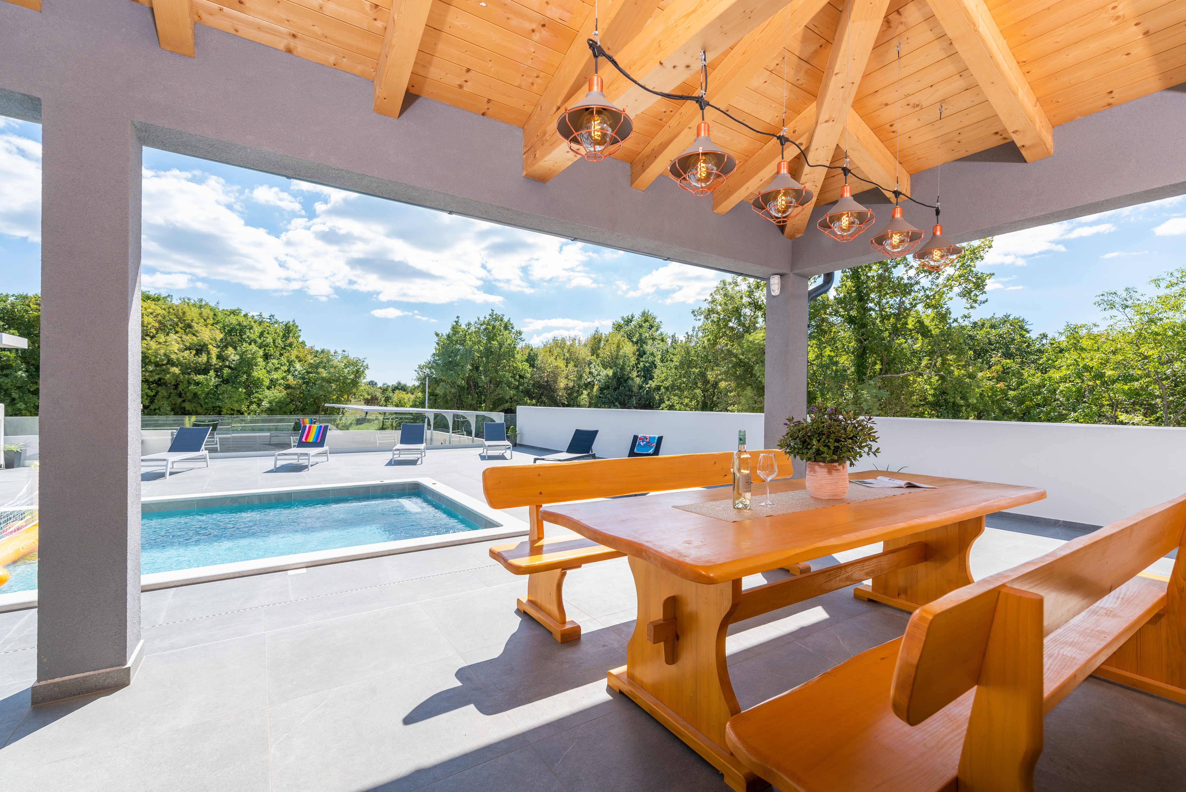 A perfect villa with a pool near Savičenta