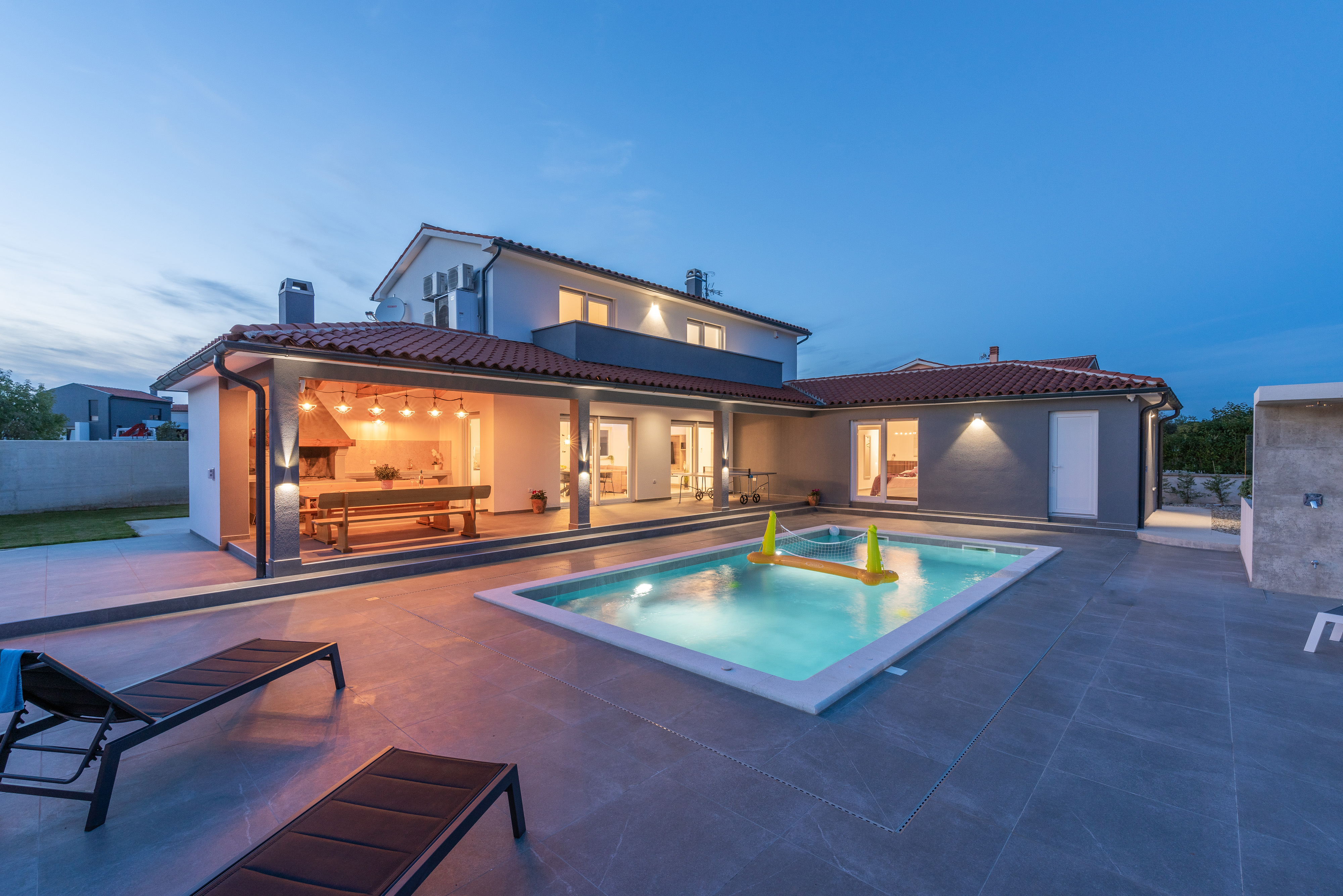 A perfect villa with a pool near Savičenta