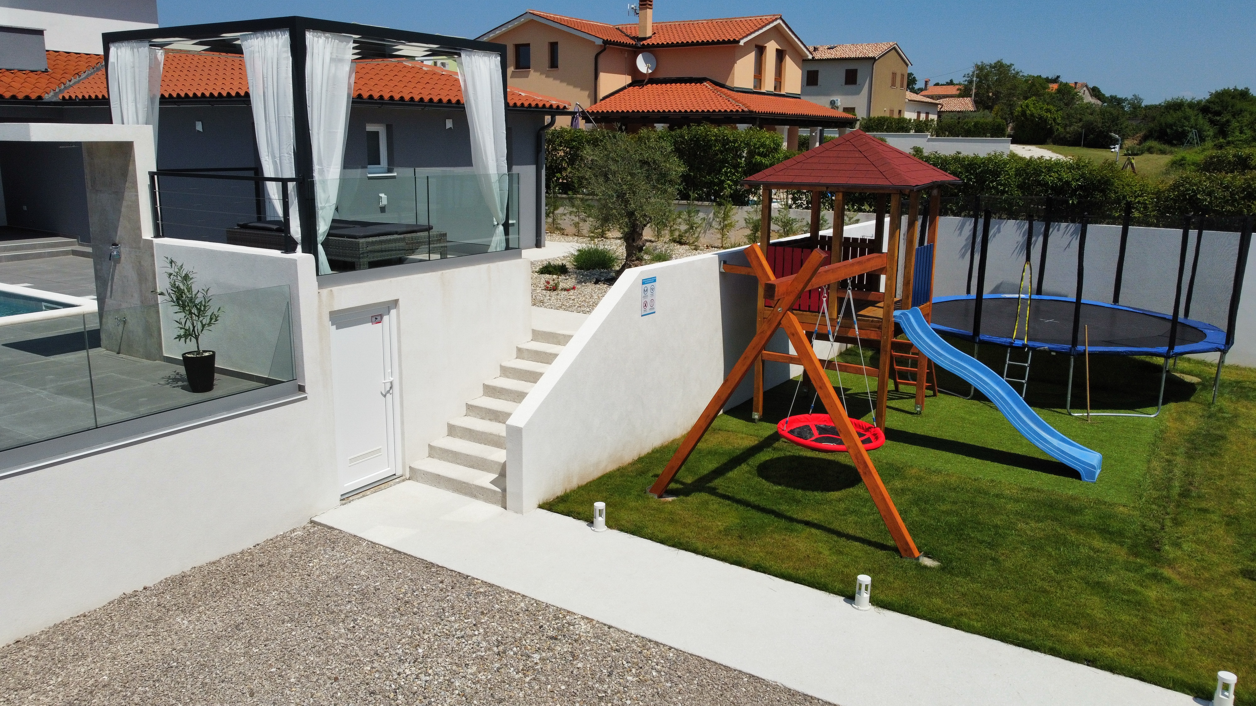 A perfect villa with a pool near Savičenta