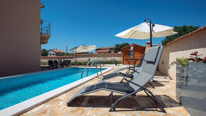 Villa with pool in Liznjan, with 3 bedrooms, WiFi, 5
