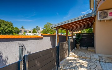 Villa mit Pool in Liznjan mit 3 Schlafzimmern und Terrasse