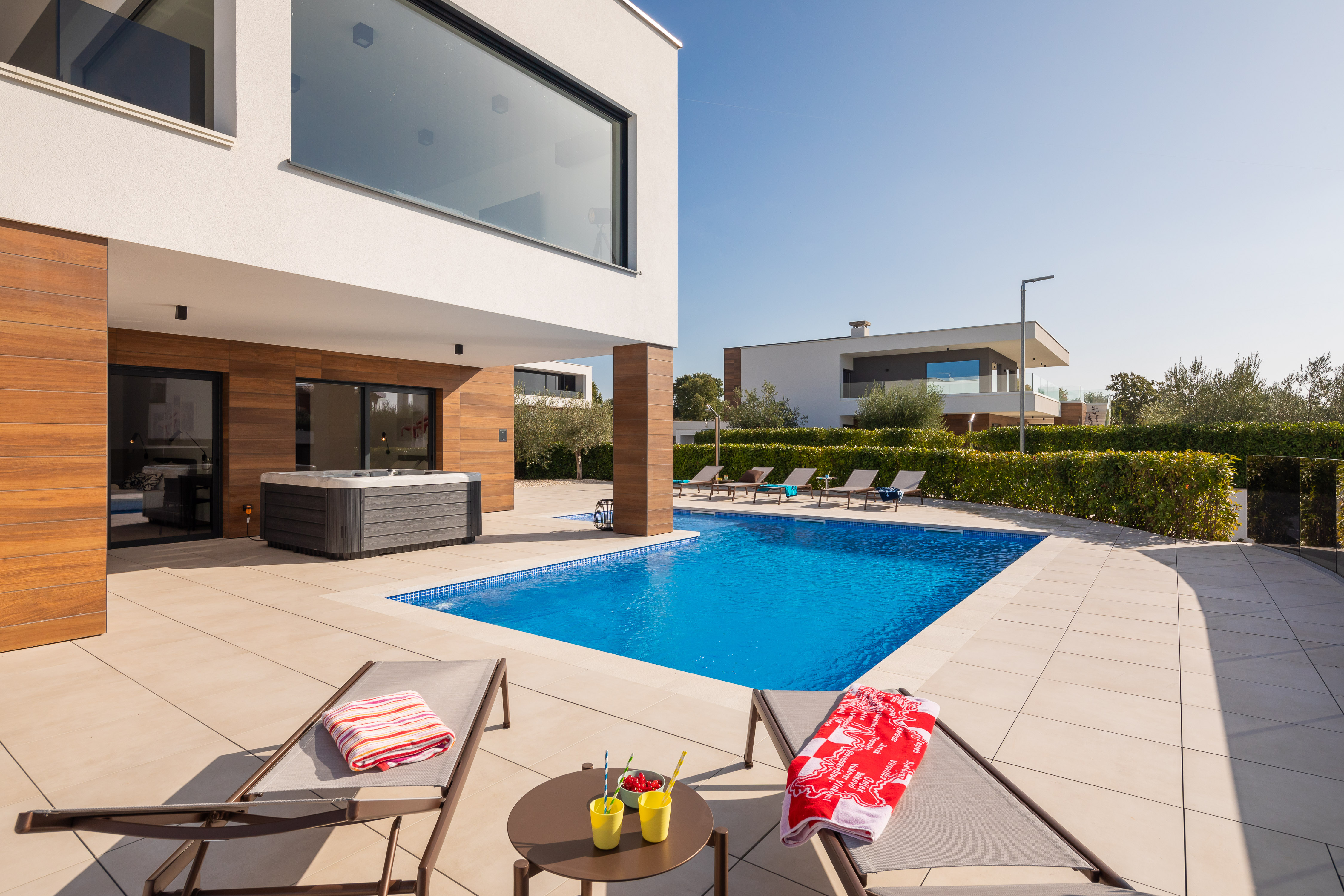 Lussuosa villa per 12 persone, piscina e sauna finlandese