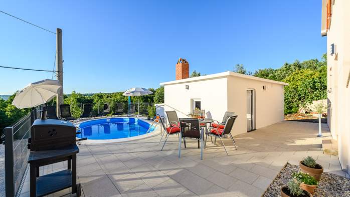 Family house with private pool and barbecue, 3