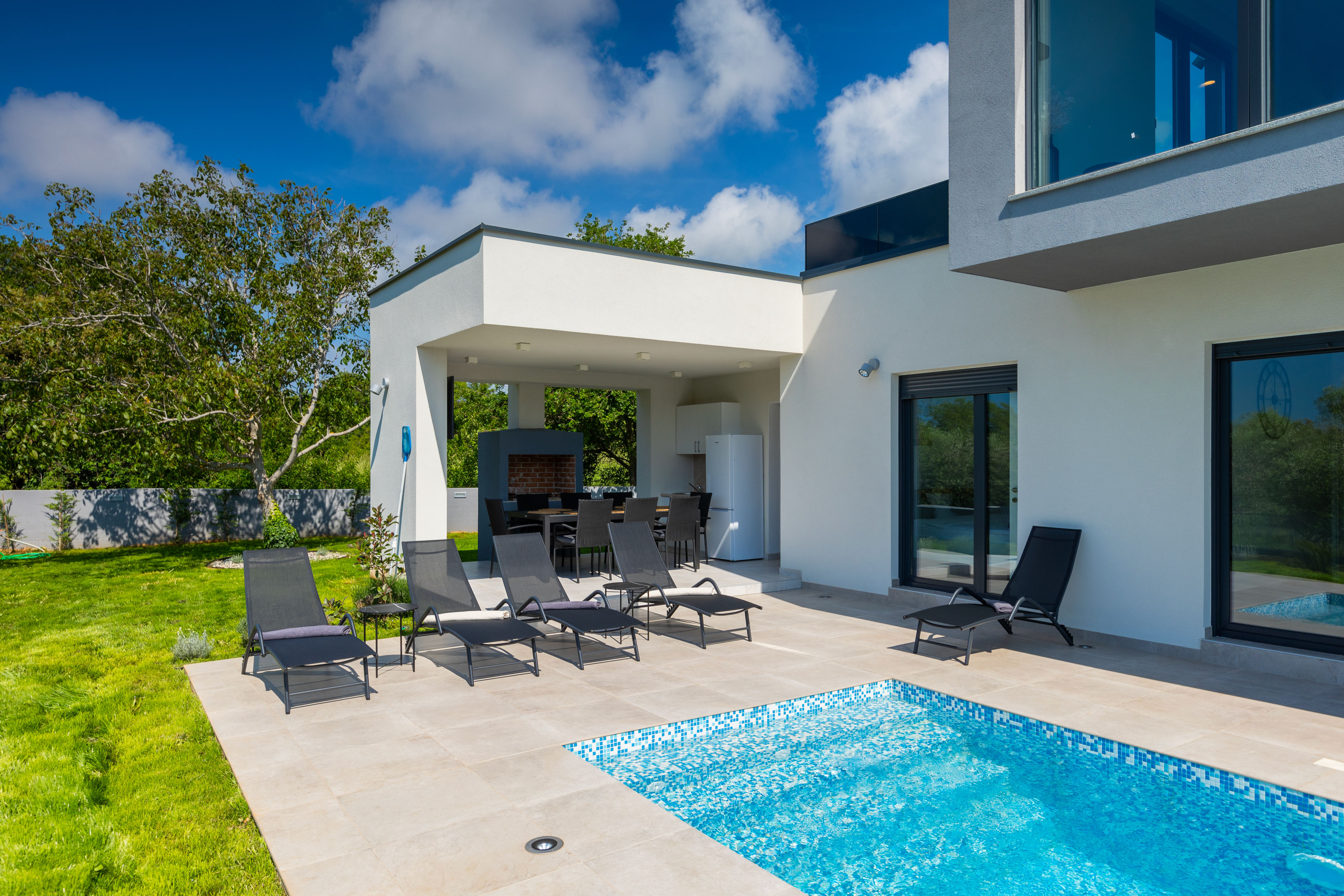 Das moderne Vila Vivre besteht aus 8 Zimmern mit privatem Pool