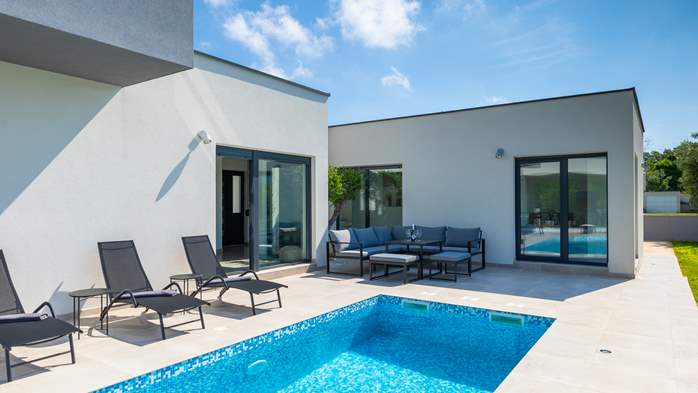 Das moderne Vila Vivre besteht aus 8 Zimmern mit privatem Pool, 3