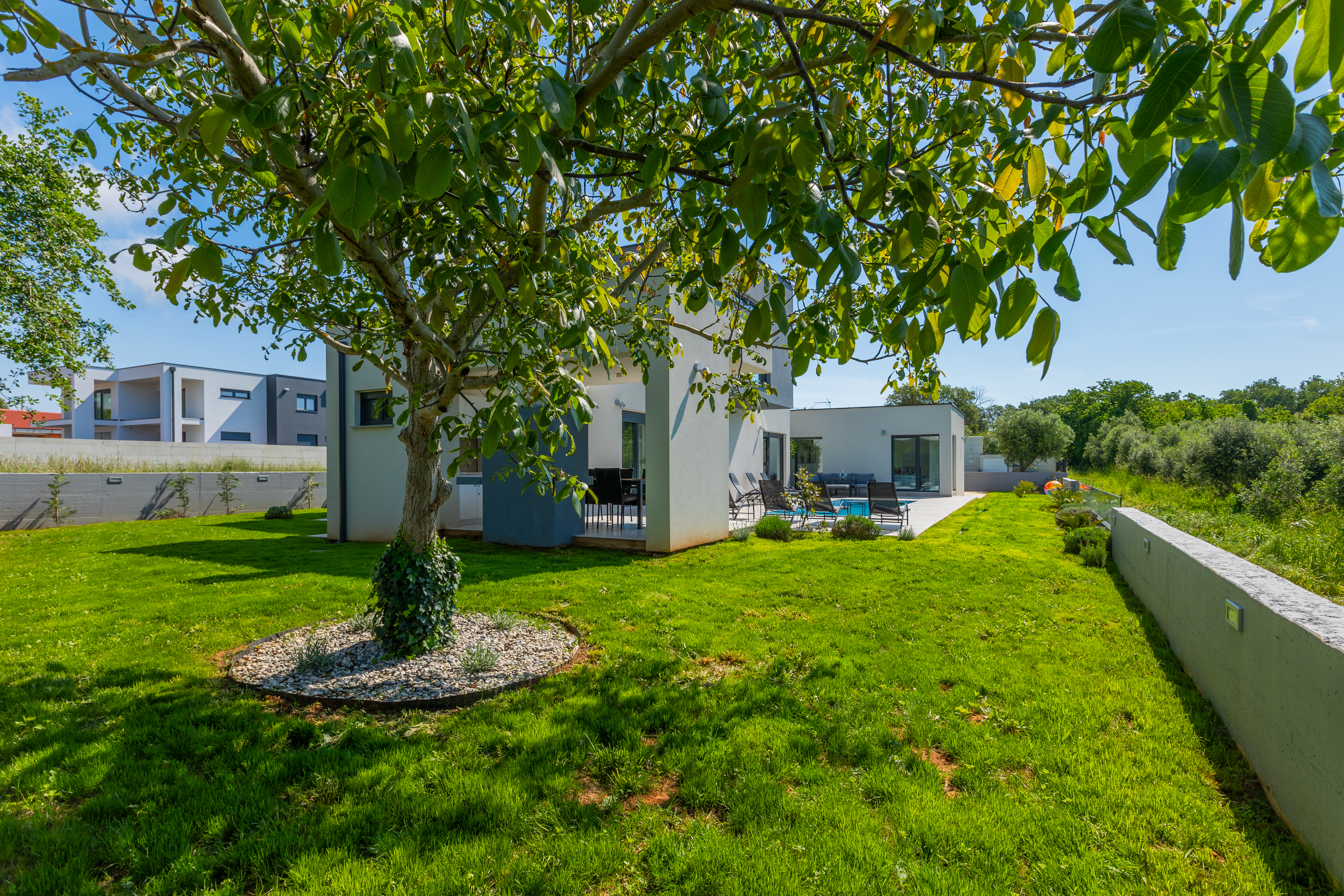 Das moderne Vila Vivre besteht aus 8 Zimmern mit privatem Pool