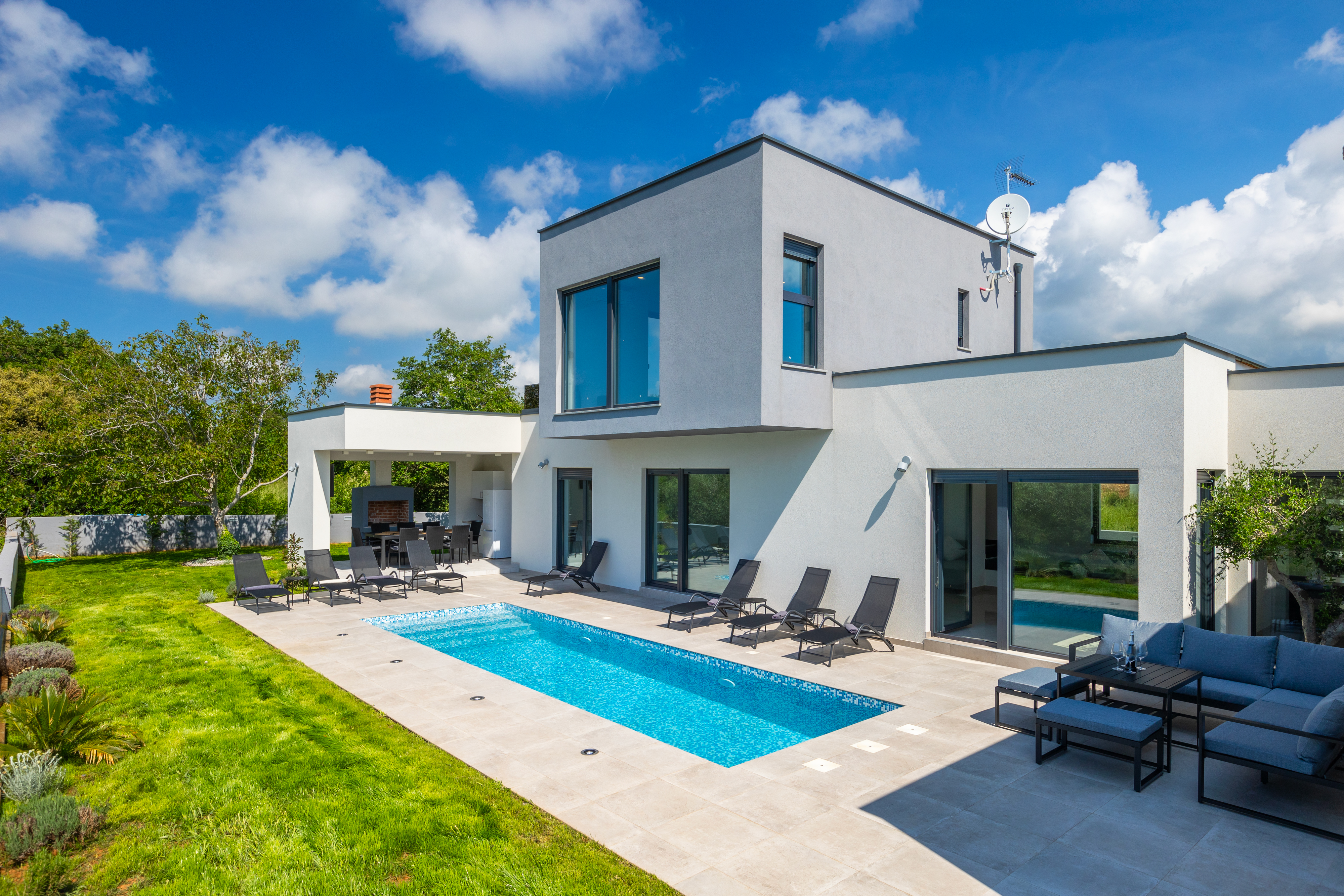 Das moderne Vila Vivre besteht aus 8 Zimmern mit privatem Pool