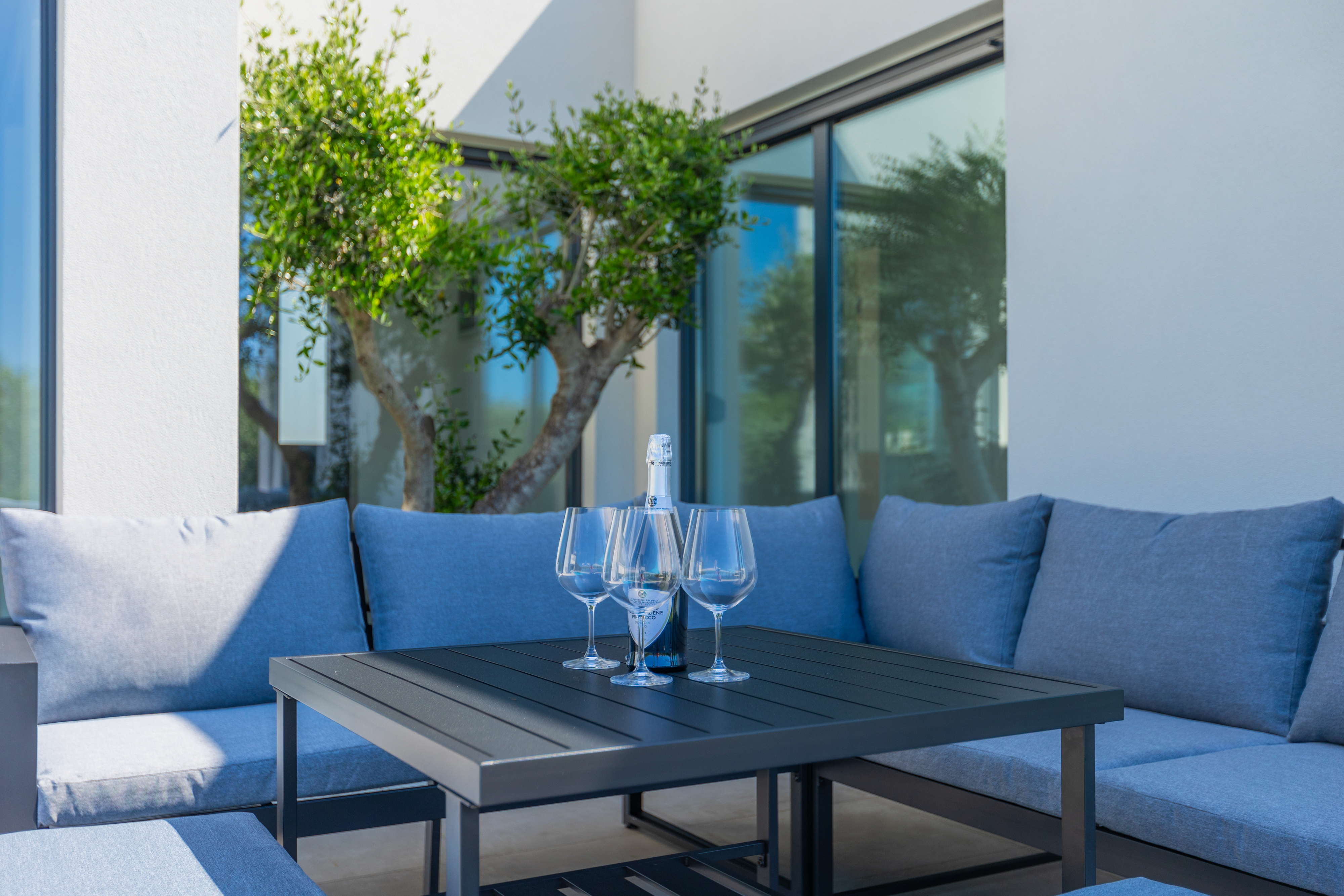 Das moderne Vila Vivre besteht aus 8 Zimmern mit privatem Pool