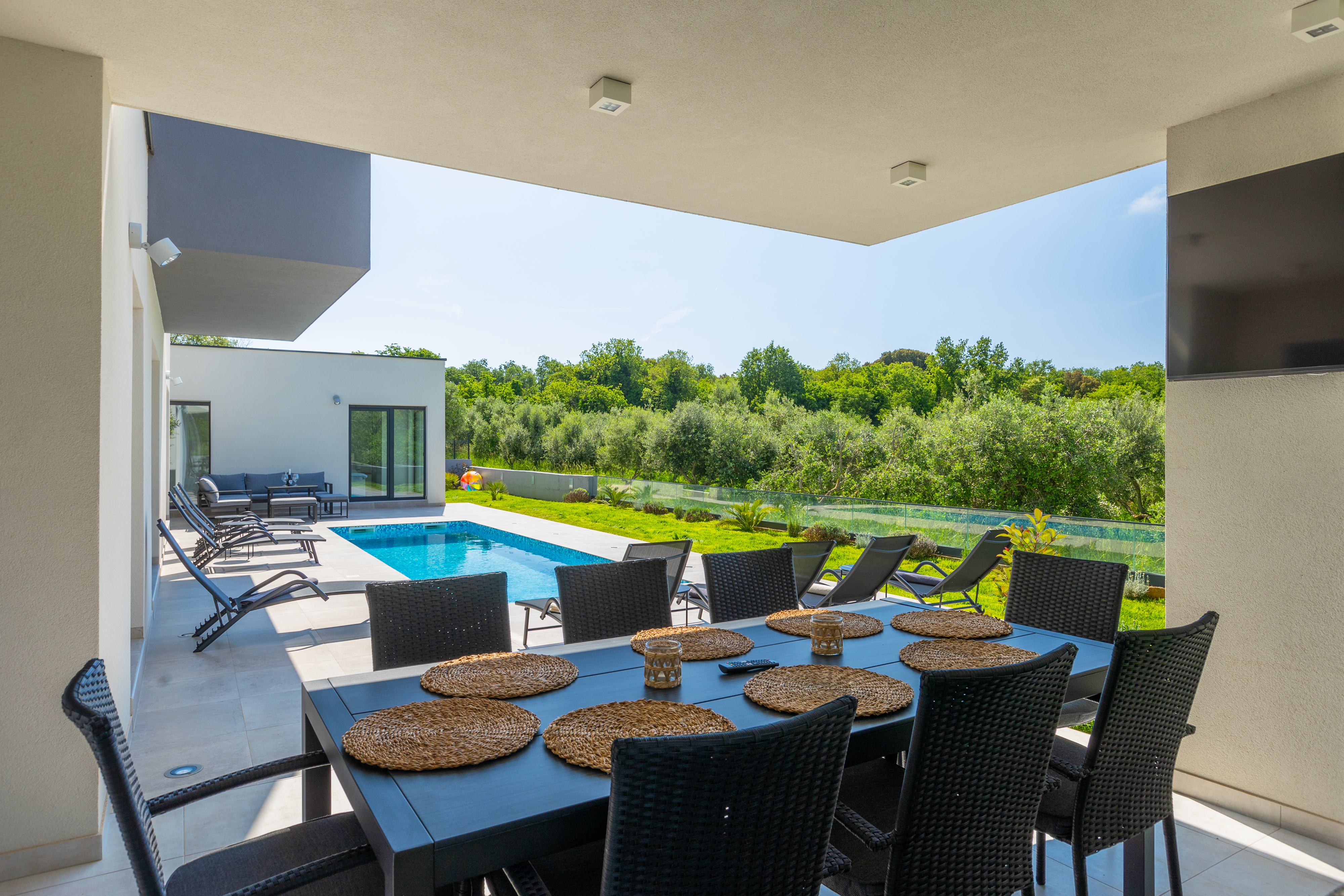 Das moderne Vila Vivre besteht aus 8 Zimmern mit privatem Pool