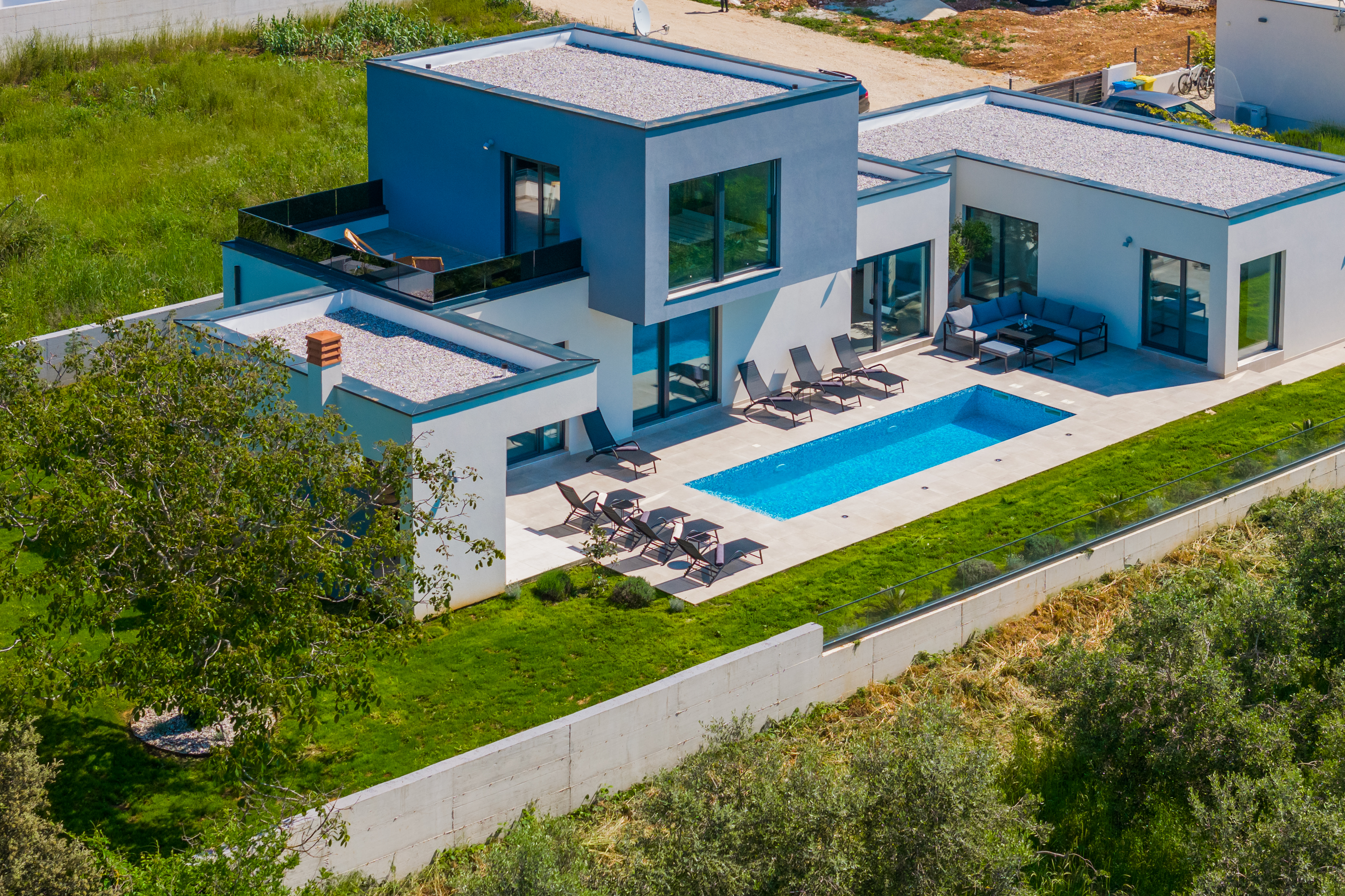 Das moderne Vila Vivre besteht aus 8 Zimmern mit privatem Pool