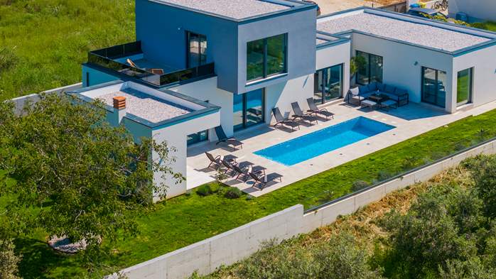 Das moderne Vila Vivre besteht aus 8 Zimmern mit privatem Pool, 4