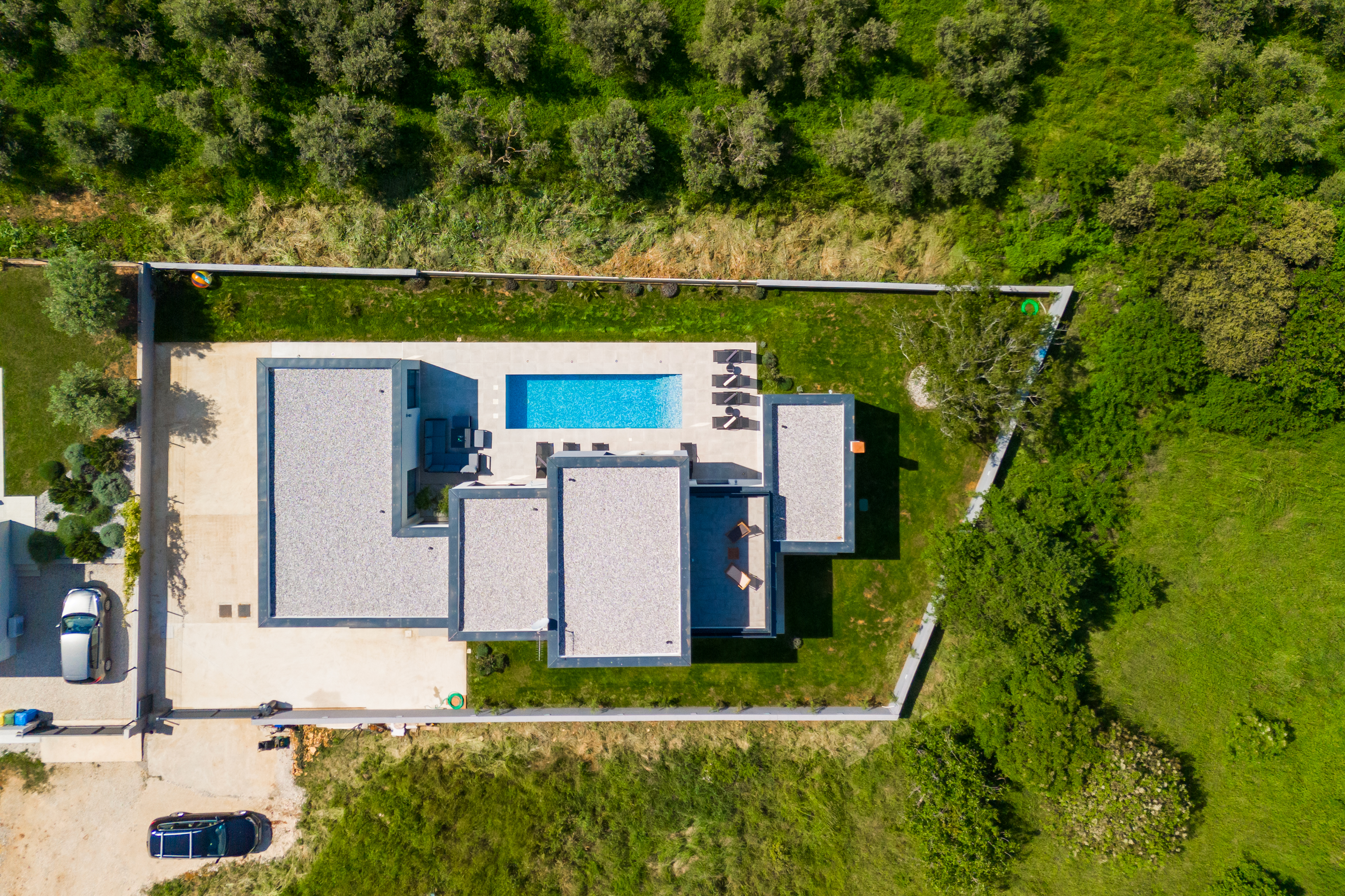 Das moderne Vila Vivre besteht aus 8 Zimmern mit privatem Pool