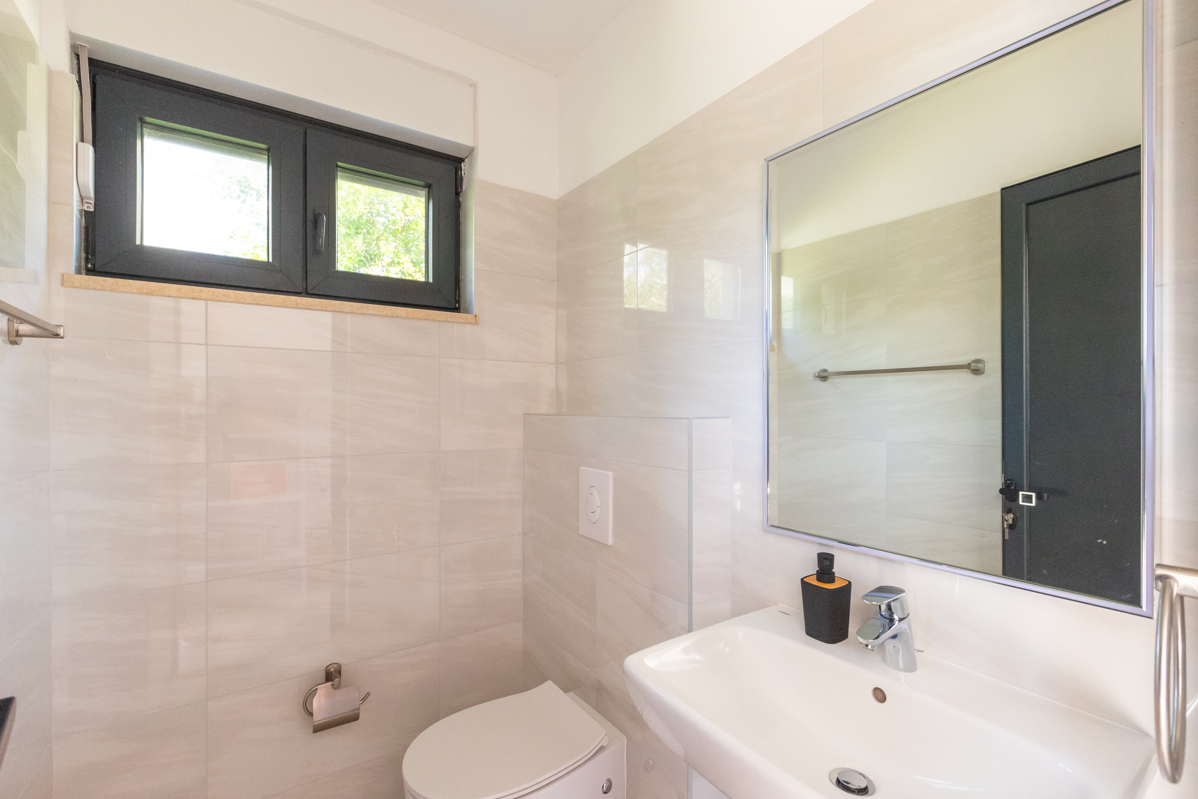 Das moderne Vila Vivre besteht aus 8 Zimmern mit privatem Pool