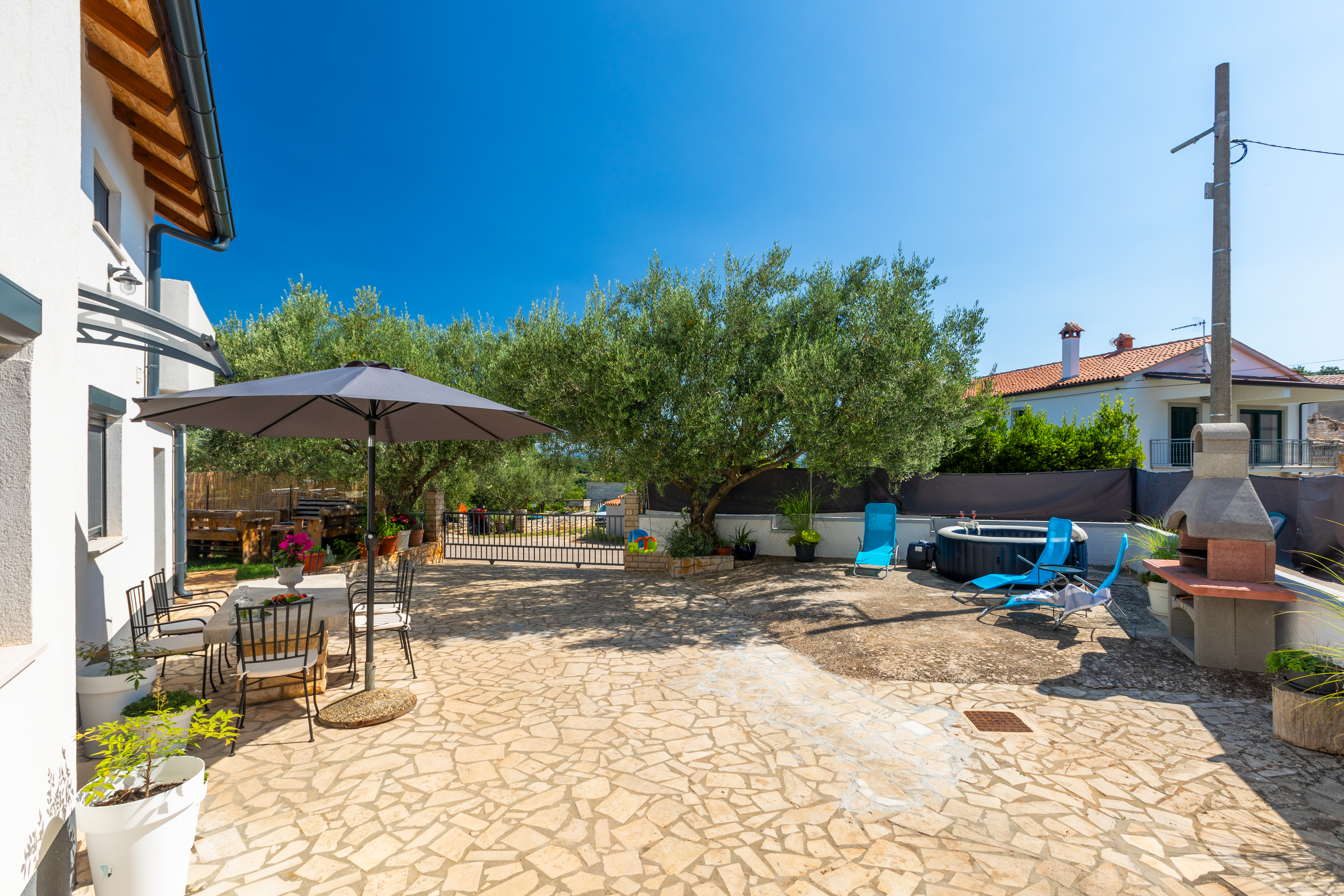 Casa familiare con giardino privato e vasca idromassaggio