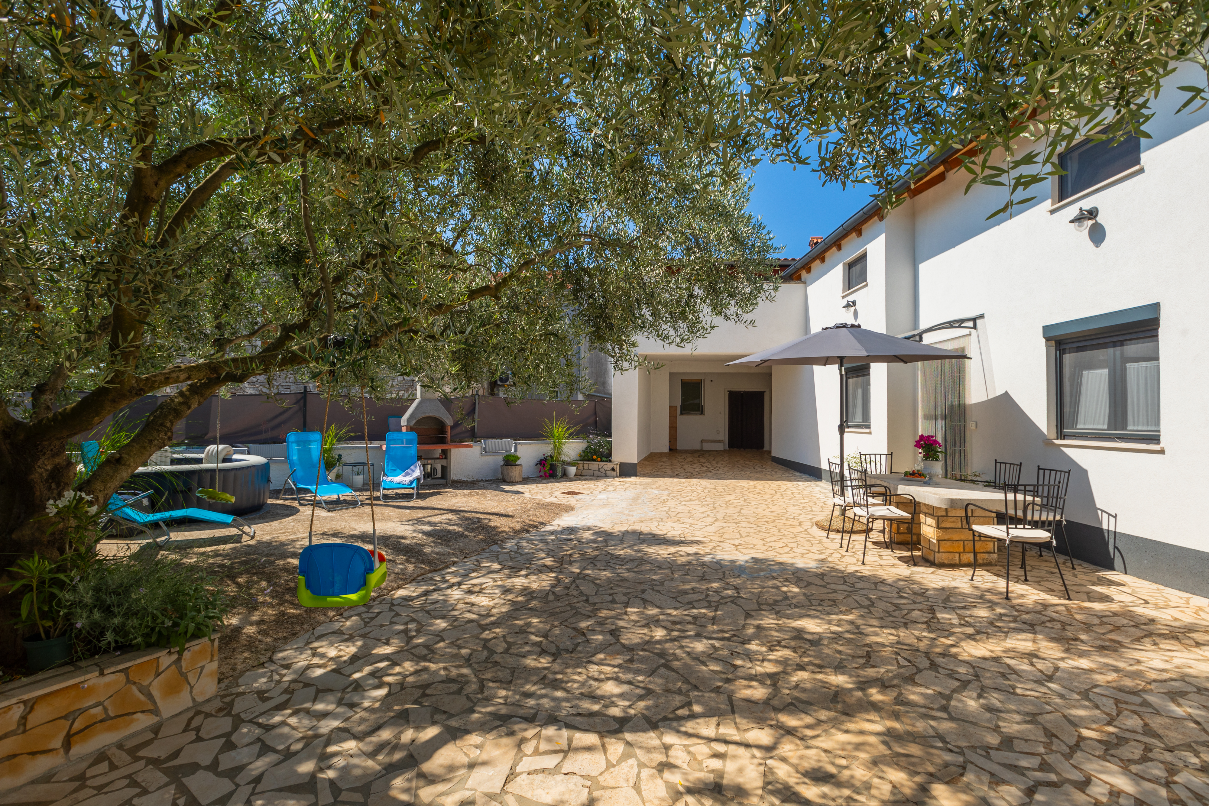 Casa familiare con giardino privato e vasca idromassaggio