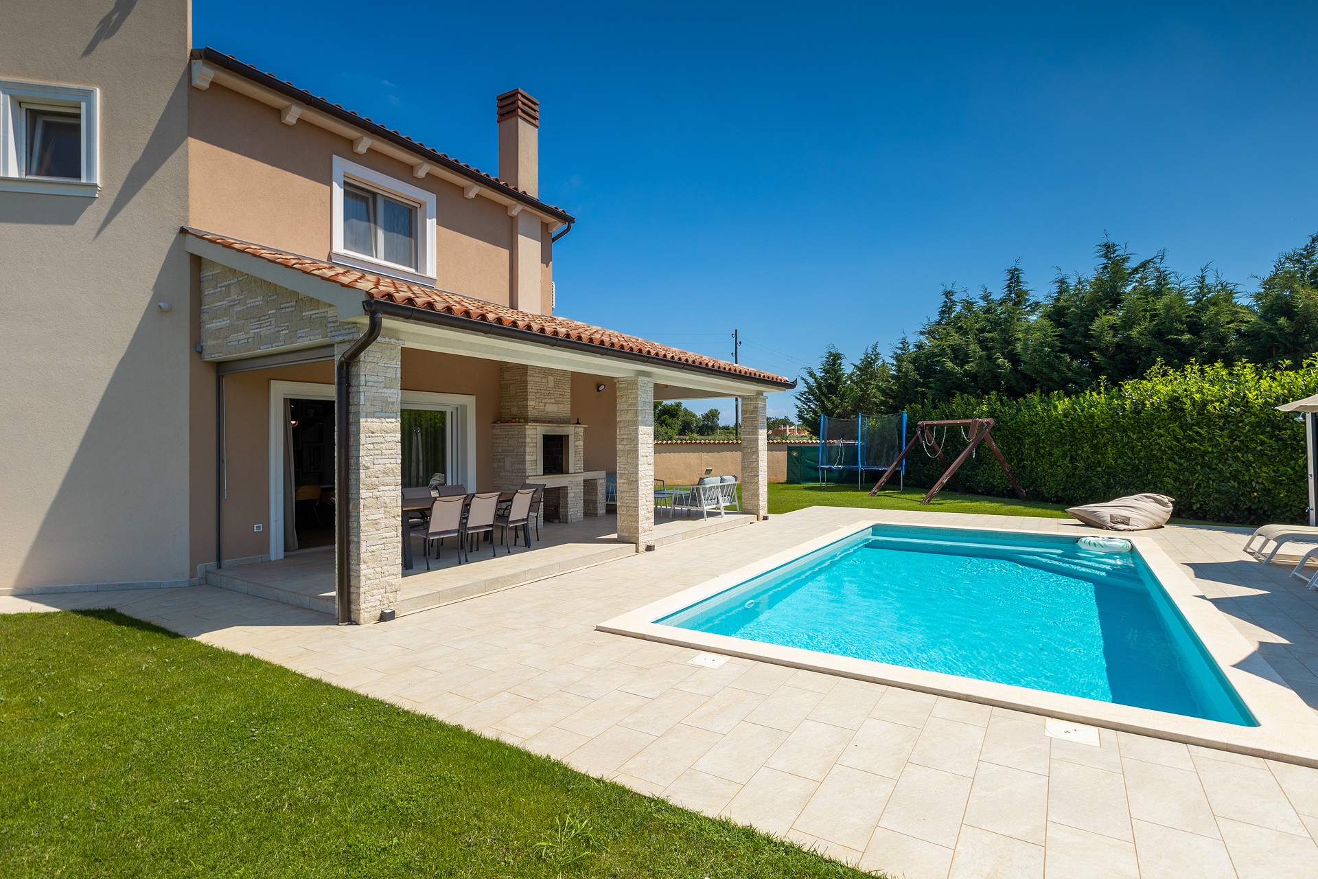 Gorgeous Villa Magica near Loborika