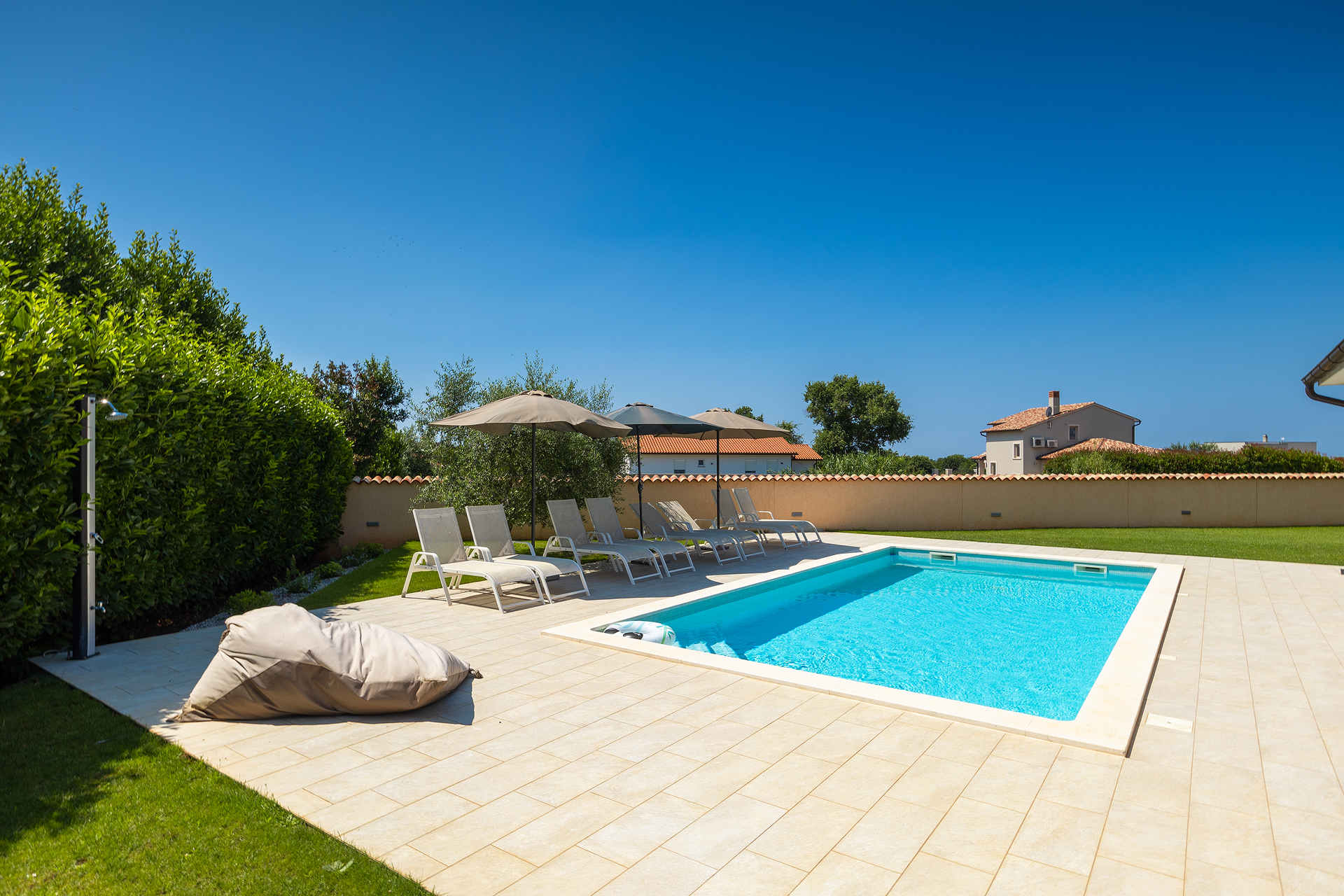 Gorgeous Villa Magica near Loborika