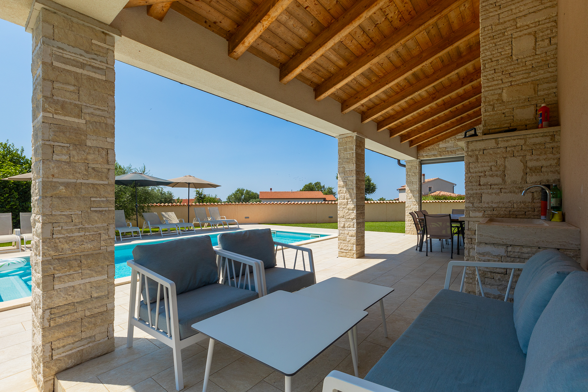 Gorgeous Villa Magica near Loborika