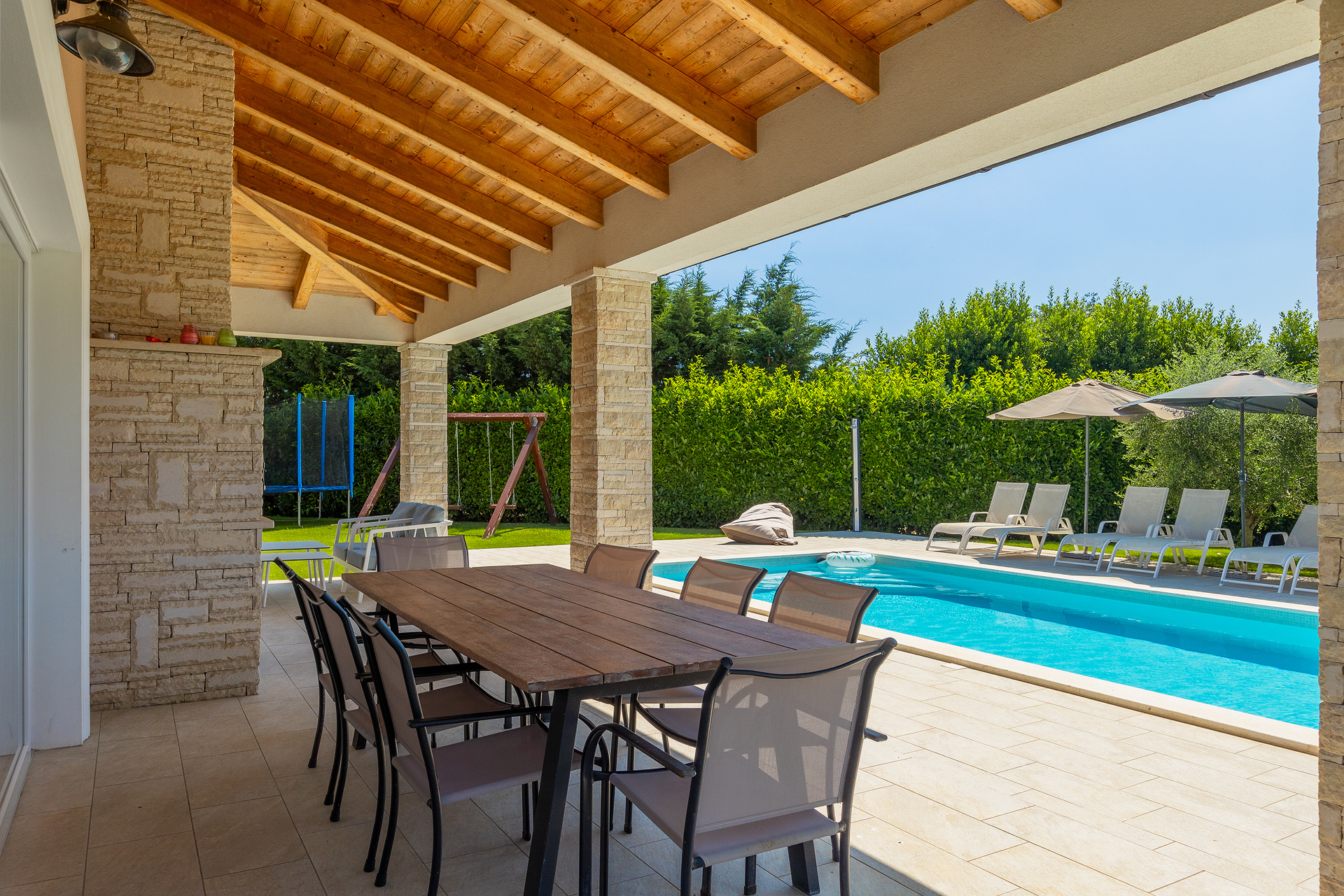 Gorgeous Villa Magica near Loborika