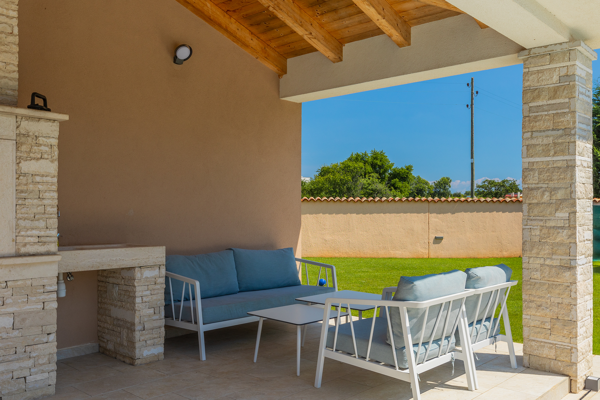 Gorgeous Villa Magica near Loborika